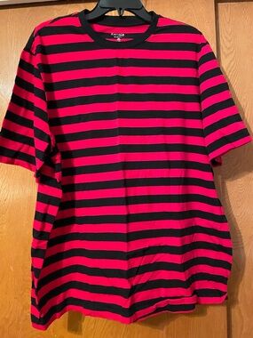 NWT- Zengjo Men’s Black & Red Striped T-Shirt – XXL